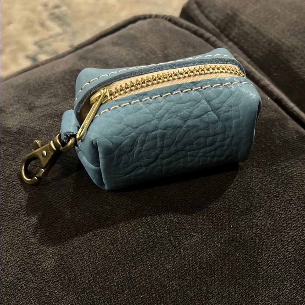 Portland Leather Goods Dopp Keychain Purse Flair in Dream.